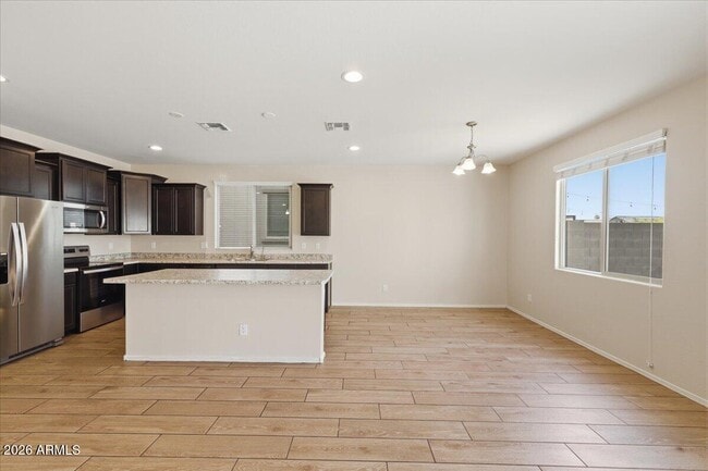 Building Photo - 7119 W Golden Ln