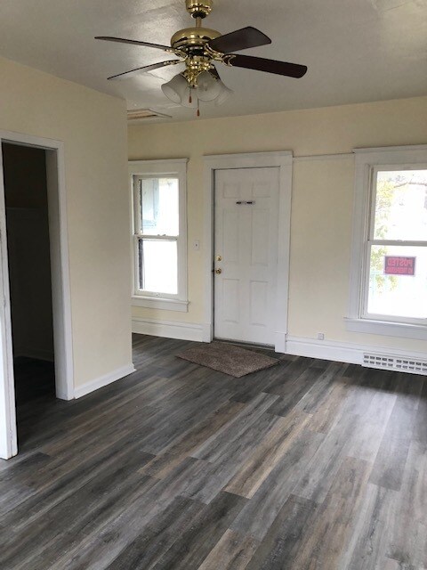 Building Photo - 1223 Sixth St