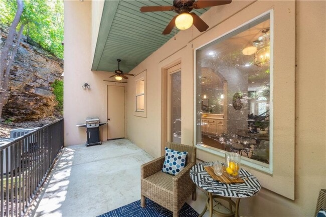 Building Photo - 1529 Barton Springs Rd
