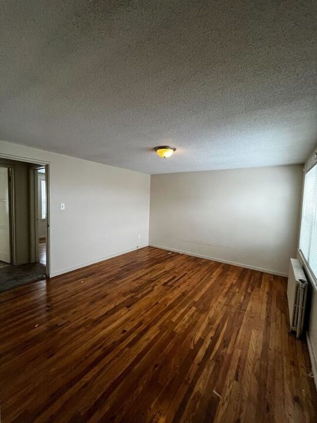 Building Photo - 2 BEDROOM 1 BATHROOM TOWNHOME CLOSE TO WARREN AIR FORCE BASE