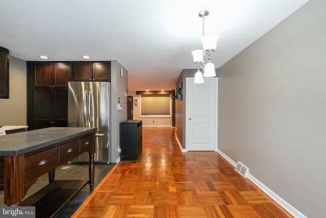 Building Photo - 3161 S Sydenham St