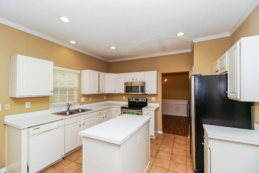 Building Photo - 8936 Coppermine Ln