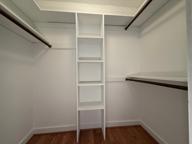 Building Photo - 505 Westbrook Dr