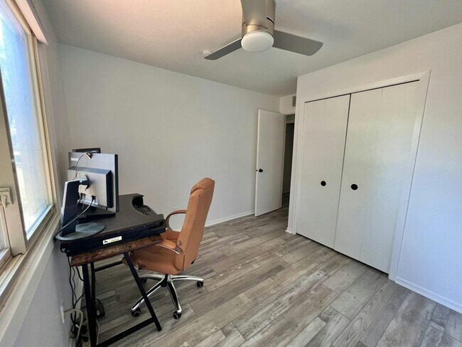 Building Photo - 8850 Jasmine Ln