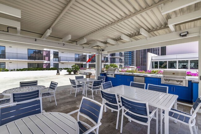 Building Photo - Harbor Square Condo