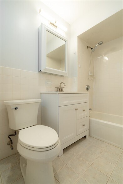 Primary Photo - 325 Hurley St
