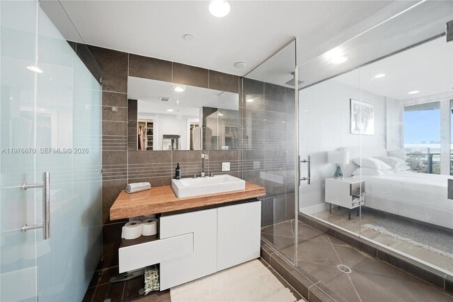 Building Photo - 2155 Washington Ct