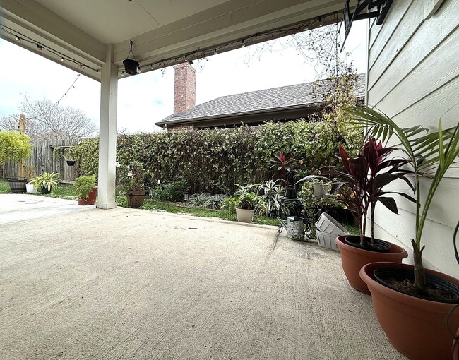 Building Photo - 14322 Heath Falls Ln