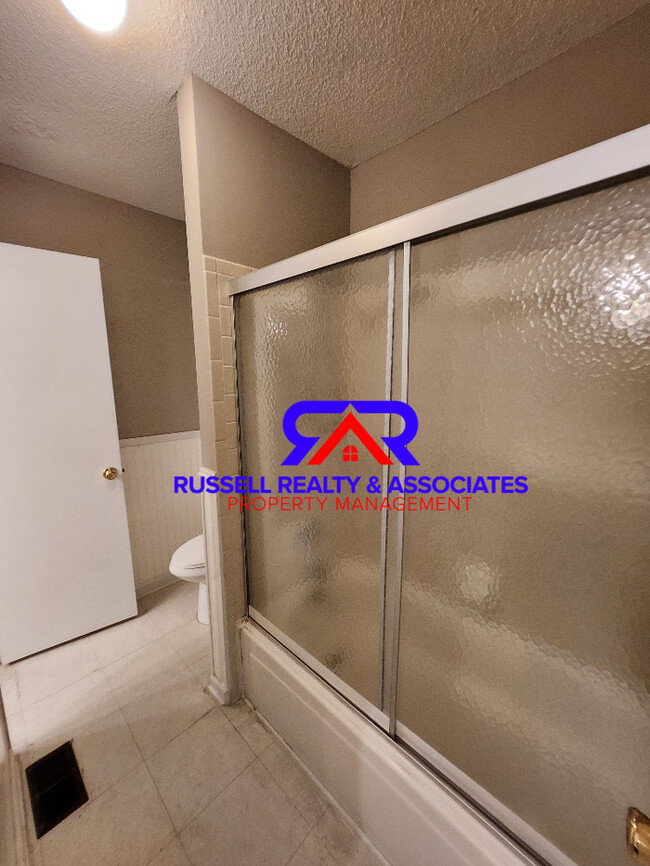 Building Photo - Alabaster Townhome