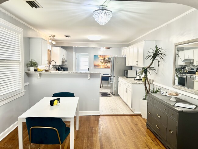 Building Photo - 5057 Blackburn St