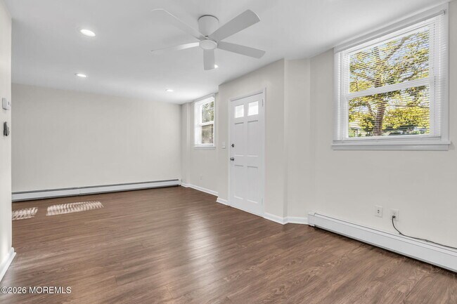 Building Photo - 1411 3rd Ave