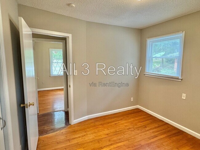 Building Photo - 1149 Beth Manor Dr