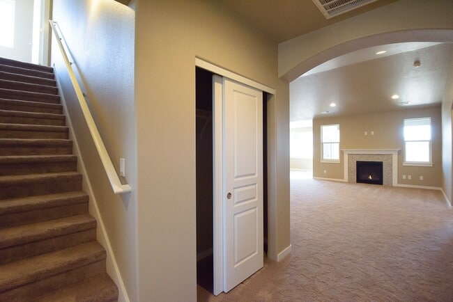 Building Photo - New 4 Bedroom Home in Post Falls with 3 Car Garage!