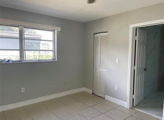 Building Photo - 10324 NW 3 St