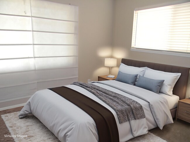 Building Photo - 352 S Pine St