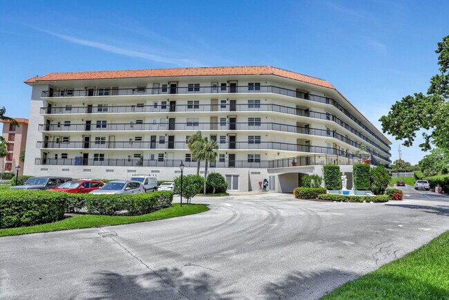 Building Photo - 2871 N Ocean Blvd