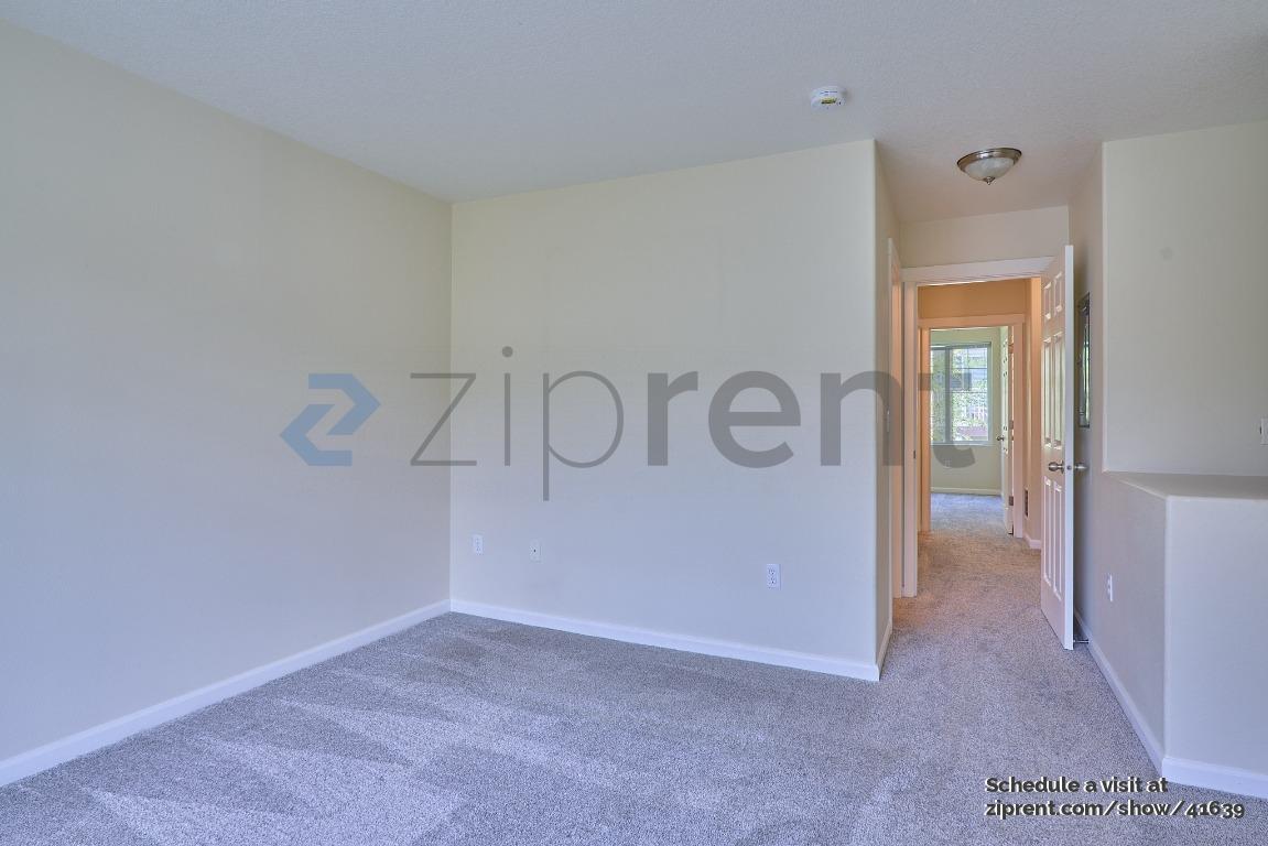 Building Photo - 15440 SW Mallard Dr