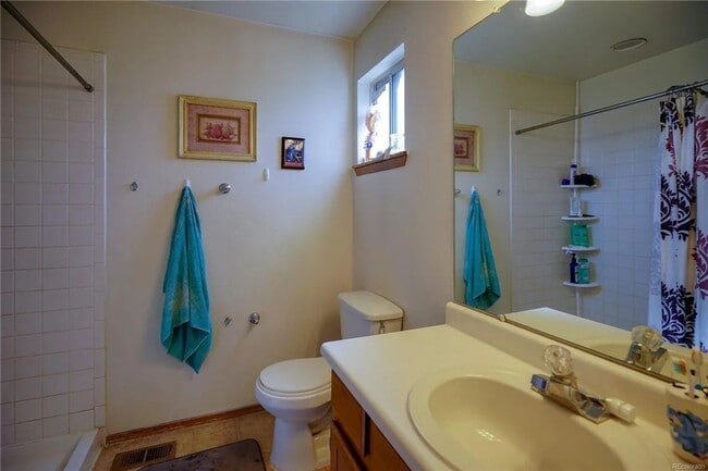 Building Photo - 3 Bedroom Home in Thornton