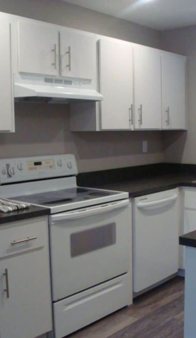 Building Photo - FREE 1ST MONTH RENT 1 Bed 1 Bath | Central Air | Community Pool | Section 8 Welcome