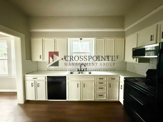 Building Photo - E Noble St 403/ 405  LEASE UP ONLY