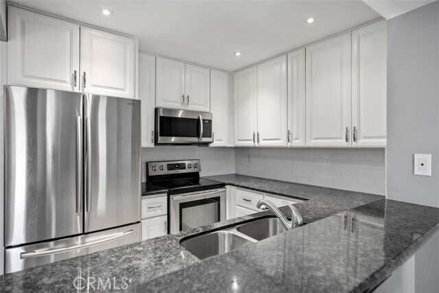 Building Photo - 25761 Le Parc