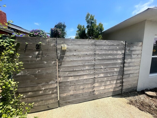 Building Photo - Newer built detached ADU in FLETCHER HILLS...