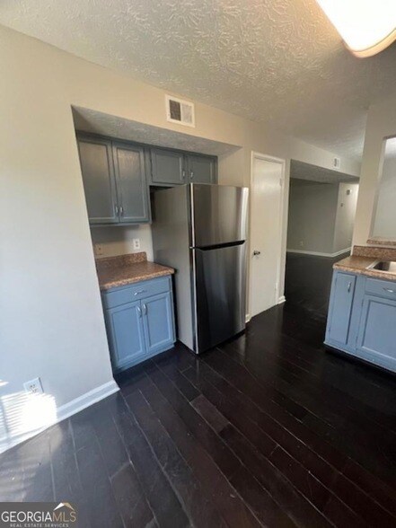 Building Photo - 9442 Cypress Ln