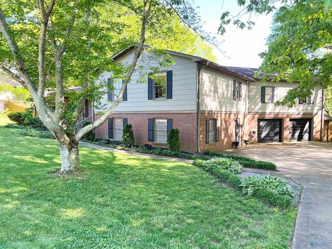 Building Photo - 204 Roy Dr