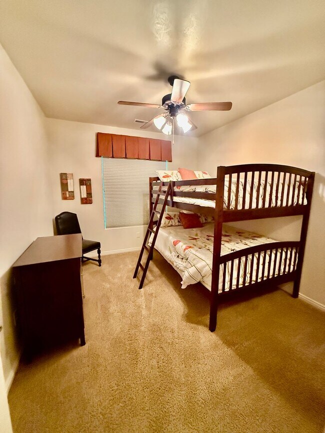 Building Photo - Lovely FURNISHED Three Bedroom Home in Ivins
