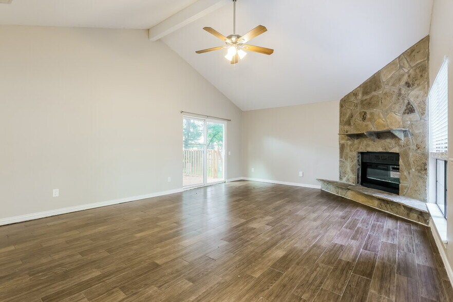 Building Photo - 11631 Alcott Dr