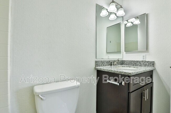 Building Photo - 13264 W Ventura St