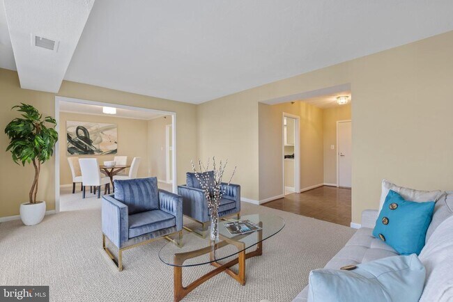 Building Photo - 1016 S Wayne St