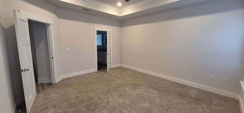 Building Photo - 6298 Forest Bay Ave