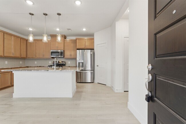 Building Photo - 10035 Crescendo Wy