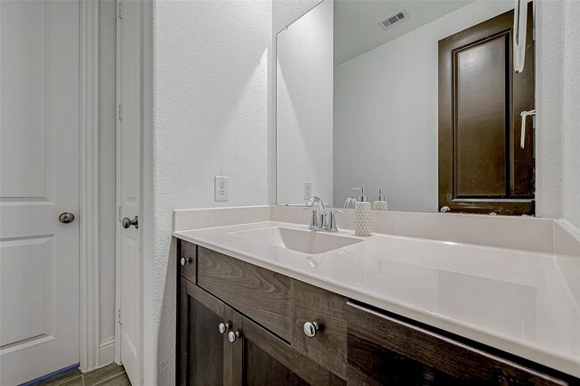 Building Photo - 12902 Sierra National Dr