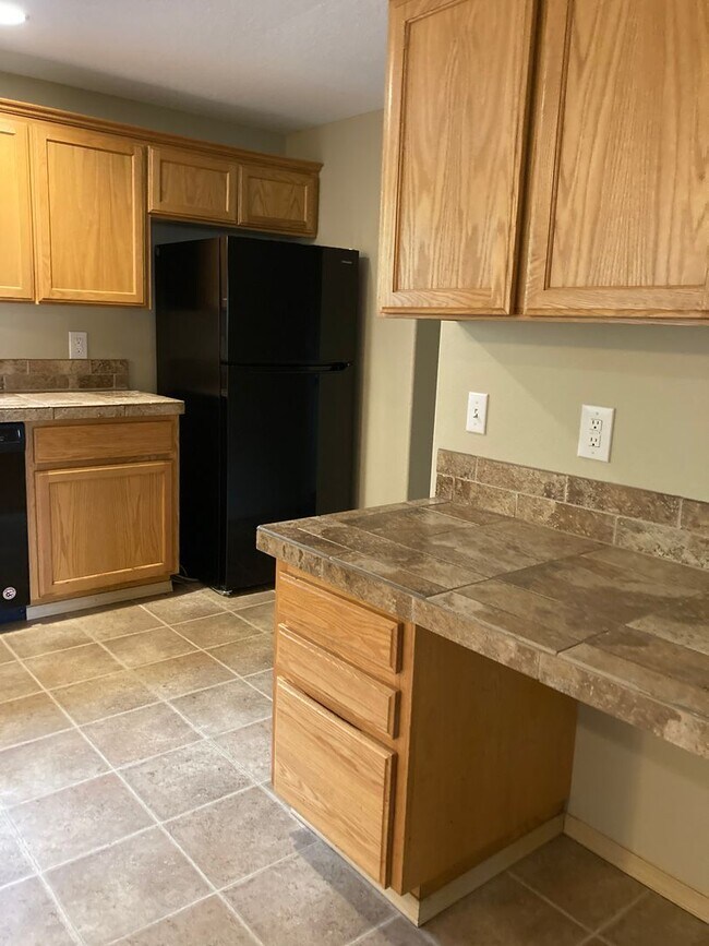 Building Photo - 2 Story Home in Lafayette - Showings Start 4/2