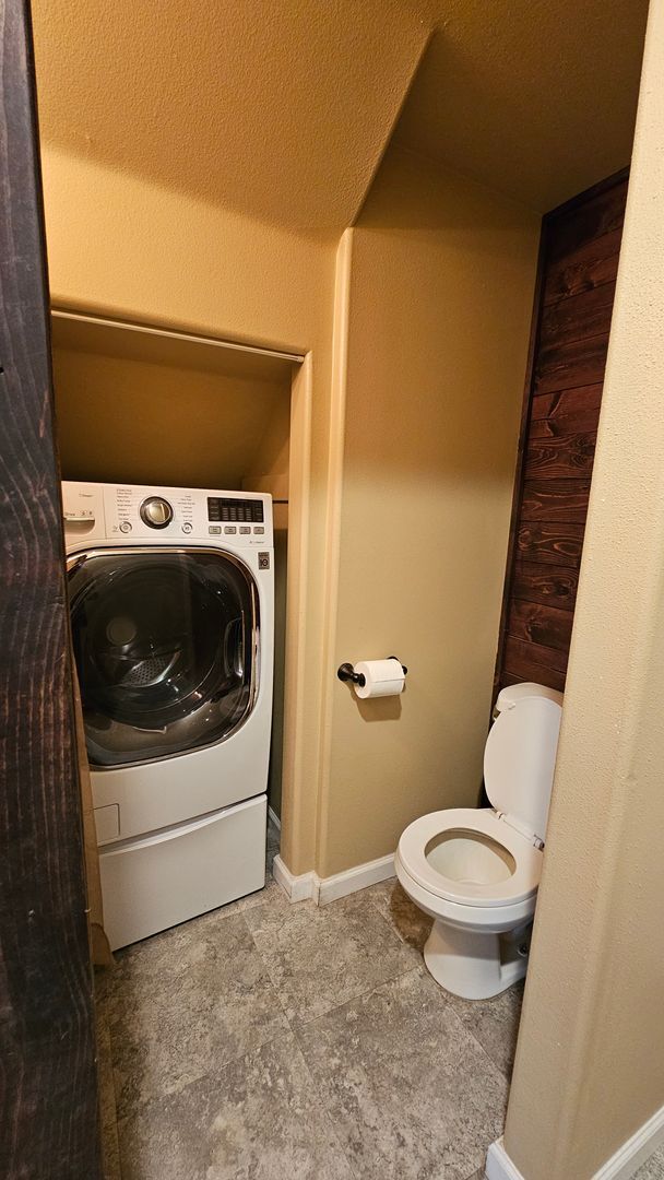 Building Photo - Non-Refundable & Security Deposit Total: $2400.00