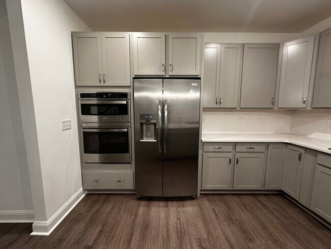Building Photo - 607 Mkt Grv Dr