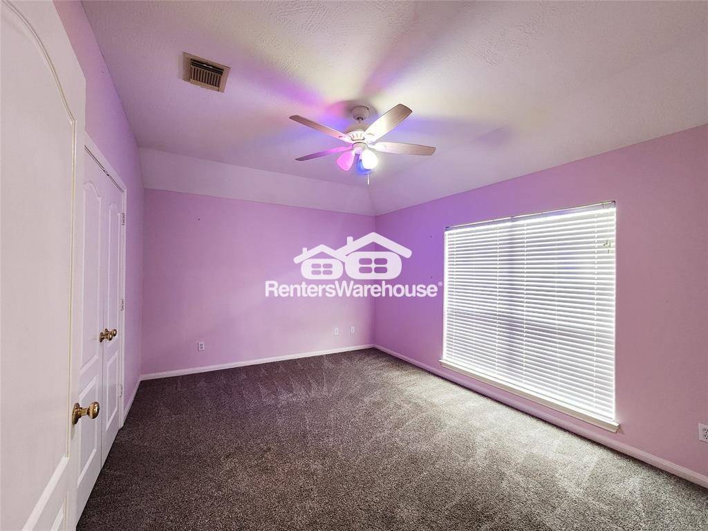 Building Photo - 17406 Autumn Oak Way