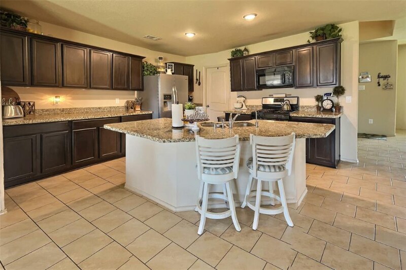 Building Photo - 21691 Horseshoe Dr