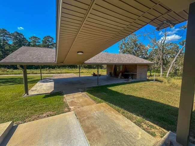 Building Photo - 50 Neiderhoffer Subdivision Rd