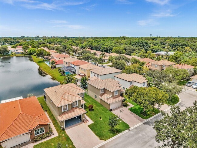 Building Photo - 7145 Crescent Creek Pl
