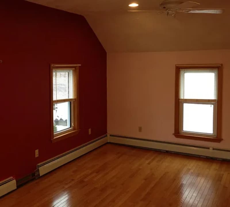 Building Photo - 136 Chestnut St