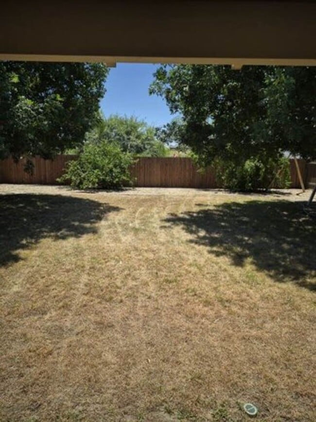 Building Photo - ? Move-In Ready Lennar Home with Solar! ?