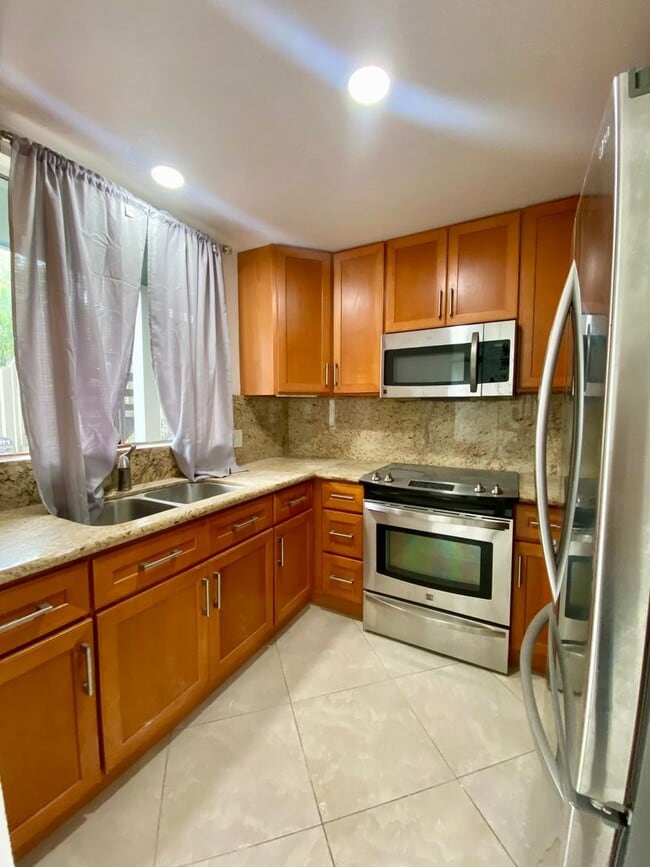 Building Photo - 95-648 Hamumu St unit J102