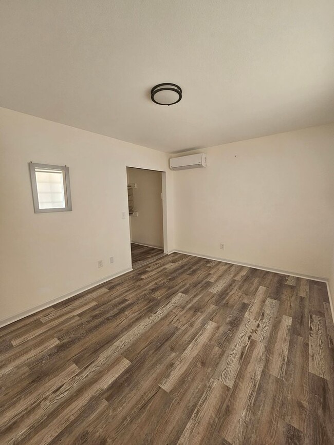 Building Photo - 2 bed 1 bath home + bonus room near Joshua...