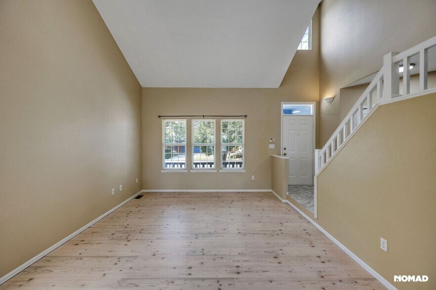 Building Photo - 2942 N Princess Cir