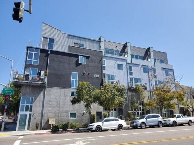 Building Photo - $1000 RENT CREDIT FOR JUNE MOVE-INS! - 5-Story UNIQUE Industrial Townhome - 3BD/4BA - w/ Open Flo...