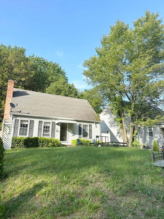Building Photo - 84 Barlow St