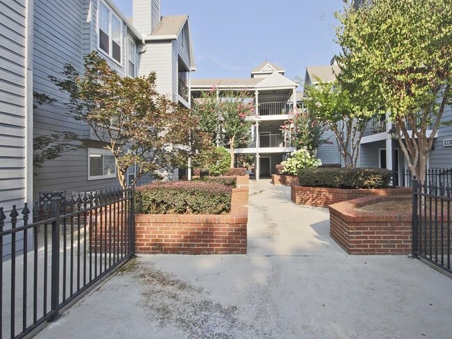 Building Photo - 632 Granville Ct